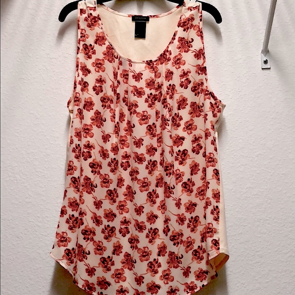 🦋Printed MULTI-SEASONAL Floral Tank❤️